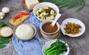 素猫素食——盛世华诞，素猫祝福祖国繁荣昌盛！